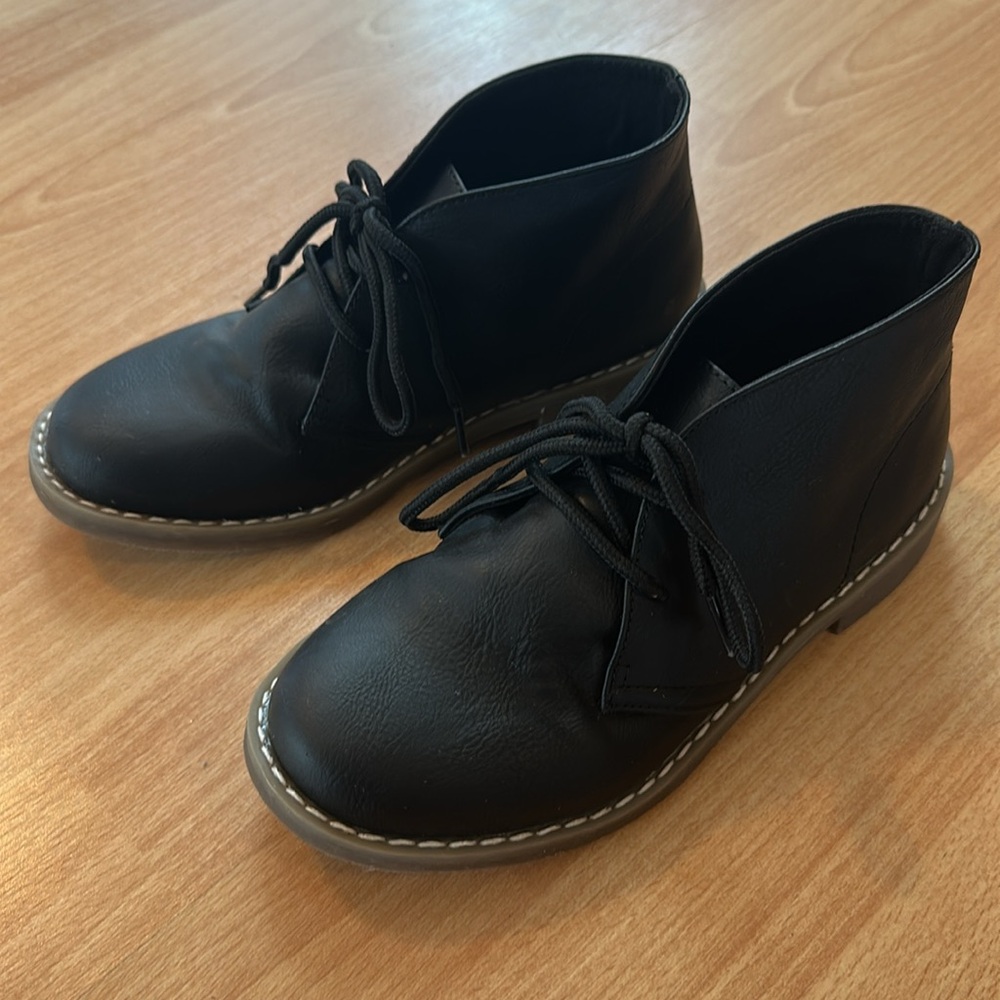The Children's Place Black Lace Up Boots Boys Size 3